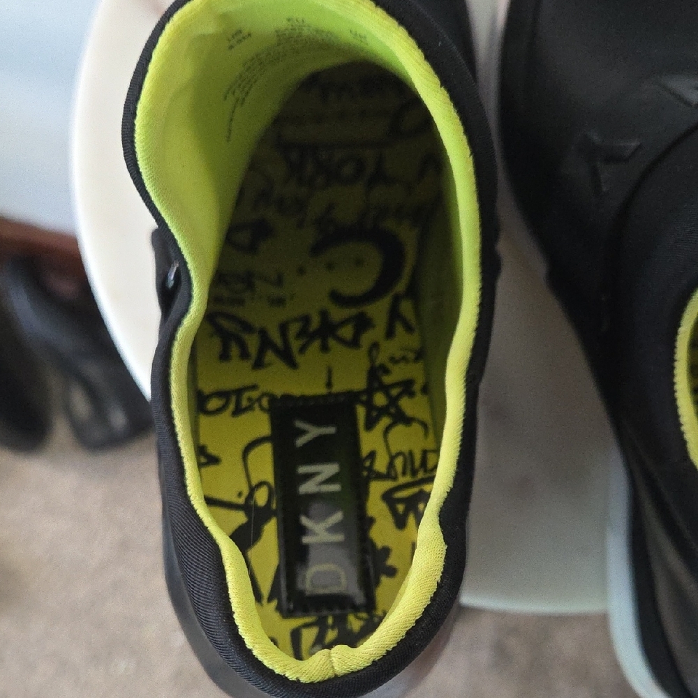 DKNY Black Wedge Slip-On Sneakers with Lime Interior Size 8.5 - Picture 7 of 7
